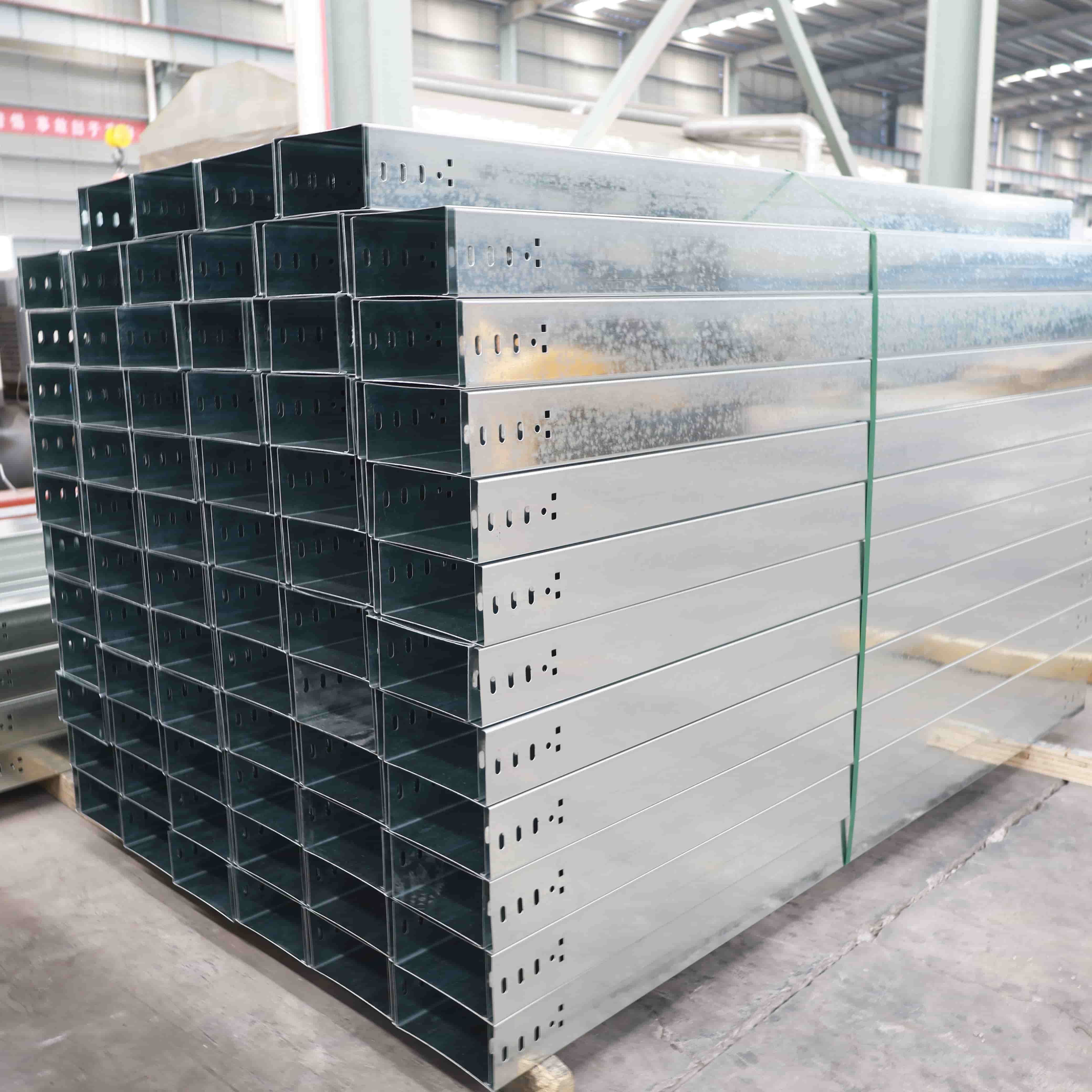 Vorverzinkte Kabelrinne