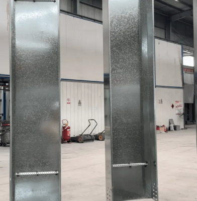 Maßgefertigte, wandmontierte Kabelrinne