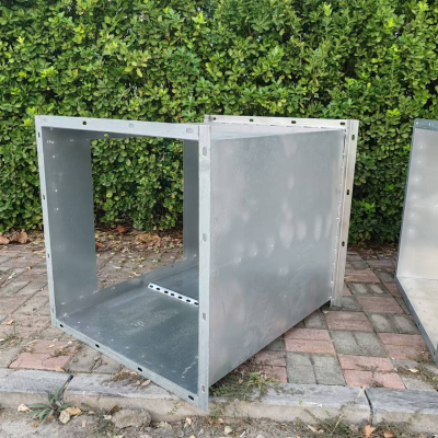 Kabelrinne mit vertikalem Schacht