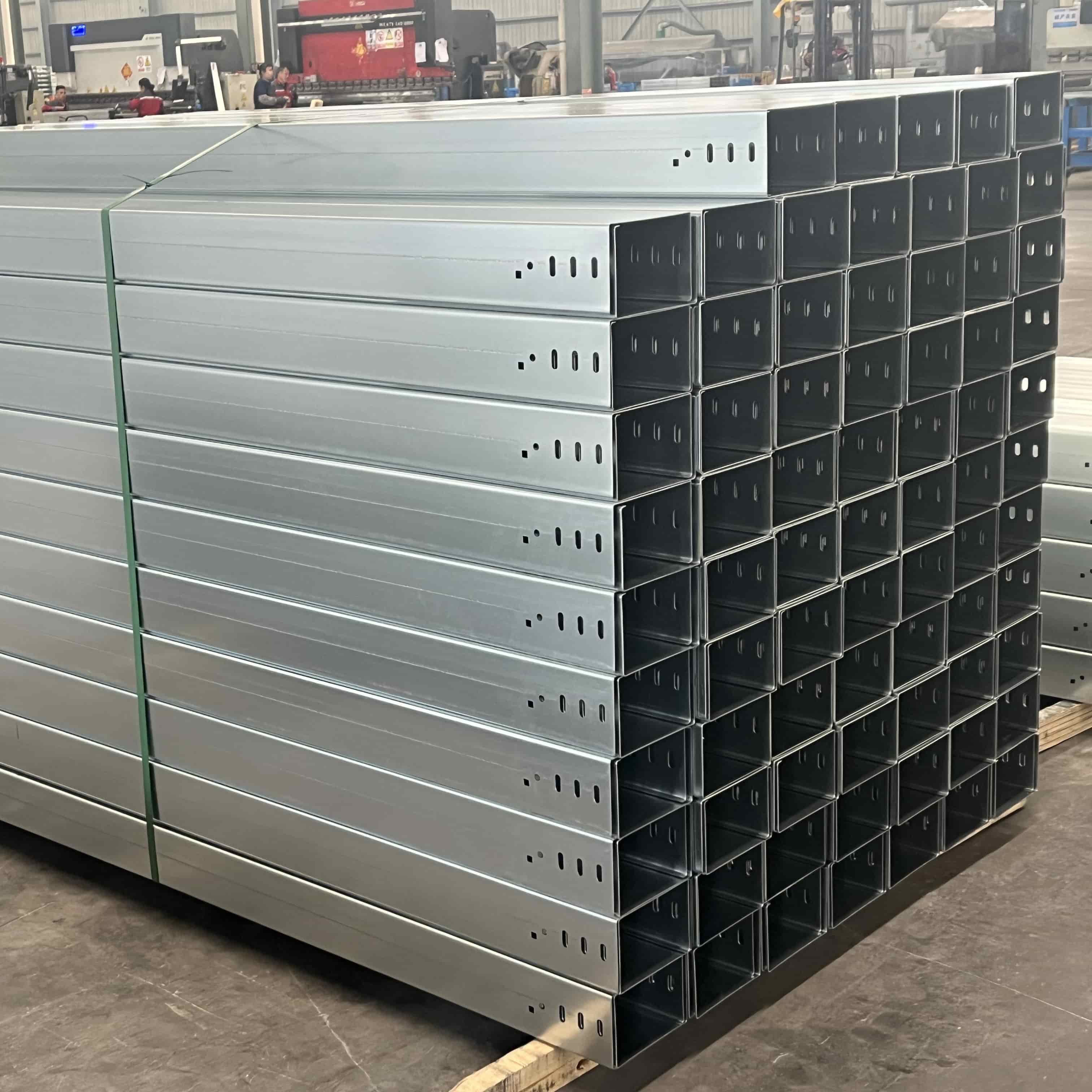 Kabelrinne mit großer Spannweite Kabelrinne mit großer Spannweite